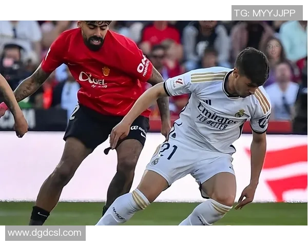 意甲激战：利物浦狂胜皇马5-1赛场瞬间引发热烈反响