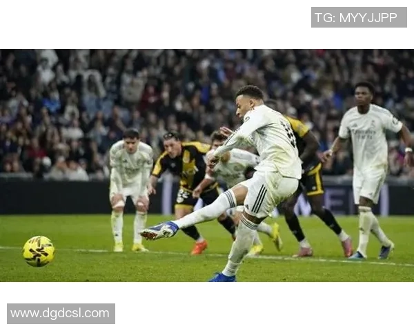 欧联杯精彩对决皇马凭点球战胜曼联全场沸腾数据解析引人关注 欧联杯精彩对决皇马凭点球战胜曼联全场沸腾数据解析引人关注