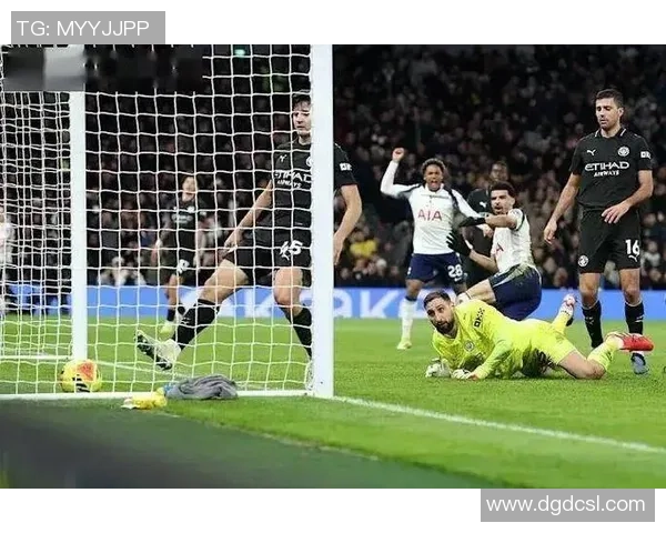 欧联杯激战莱比锡3-0曼城帽子戏法引争议判罚全场沸腾